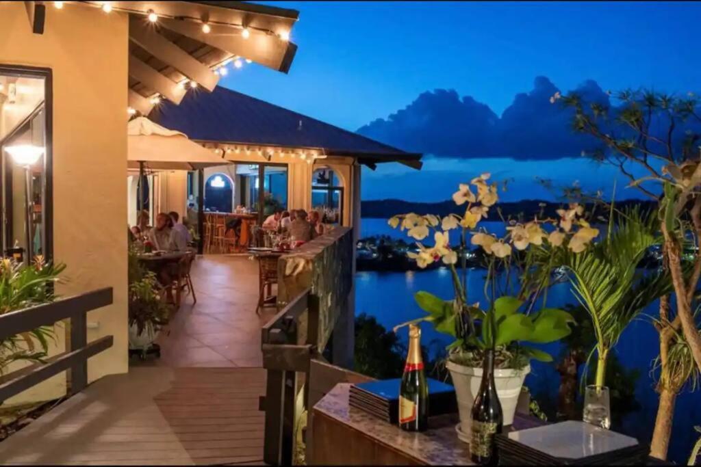 Mermaid Escape - Amazing Views! East End  Ngoại thất bức ảnh
